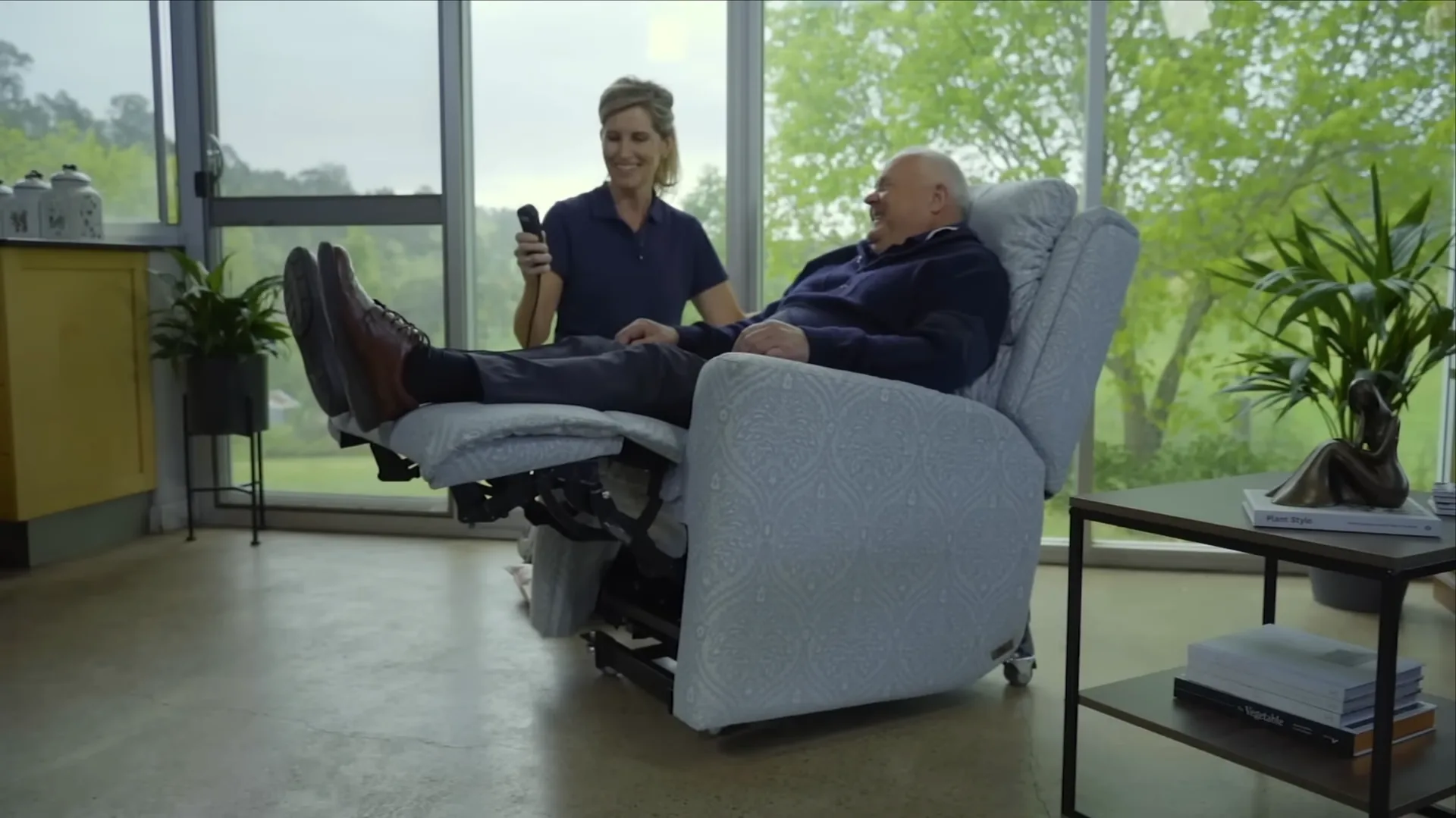 Zero Gravity Medi-Lift Recliner